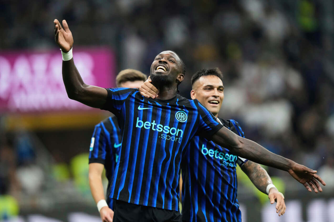 I giocatori dell'Inter festeggiano