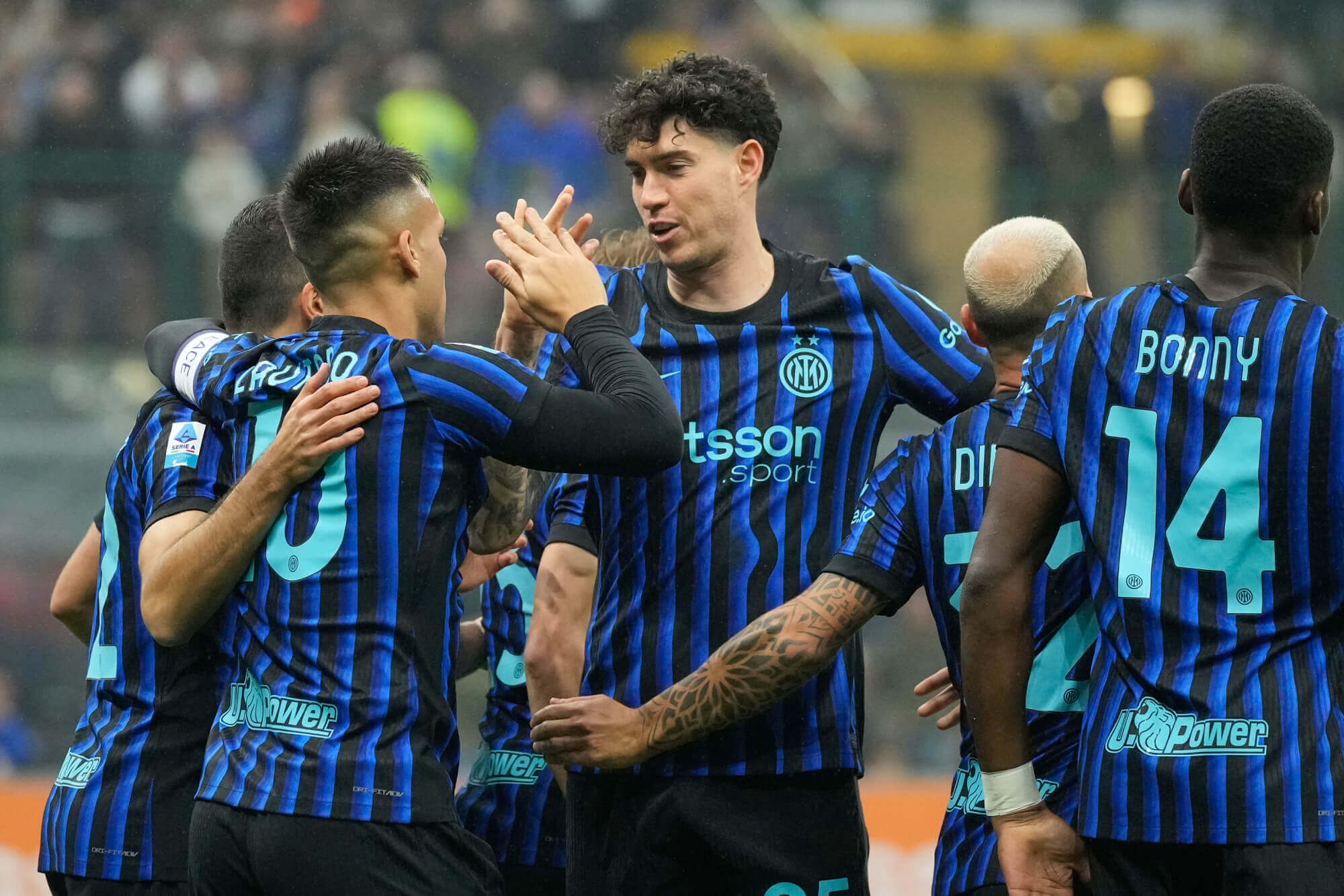 I giocatori dell'Inter festeggiano